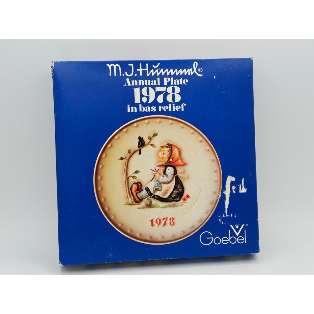 Goebel Hummel 1978 Annual Plate 8th Edition Bas Relief Hum 271 West Germany Box‎